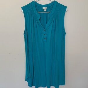 🐱 5 for $10.  AVENUE TURQUOISE SLEEVELESS V-NECK RAYON TOP SIZE 20